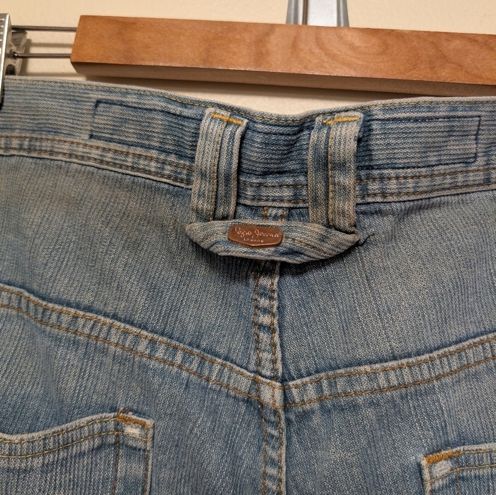 Pepe Jeans London Light Wash Relaxed Fit Denim Raw Hem Size 44 - Picture 12 of 16